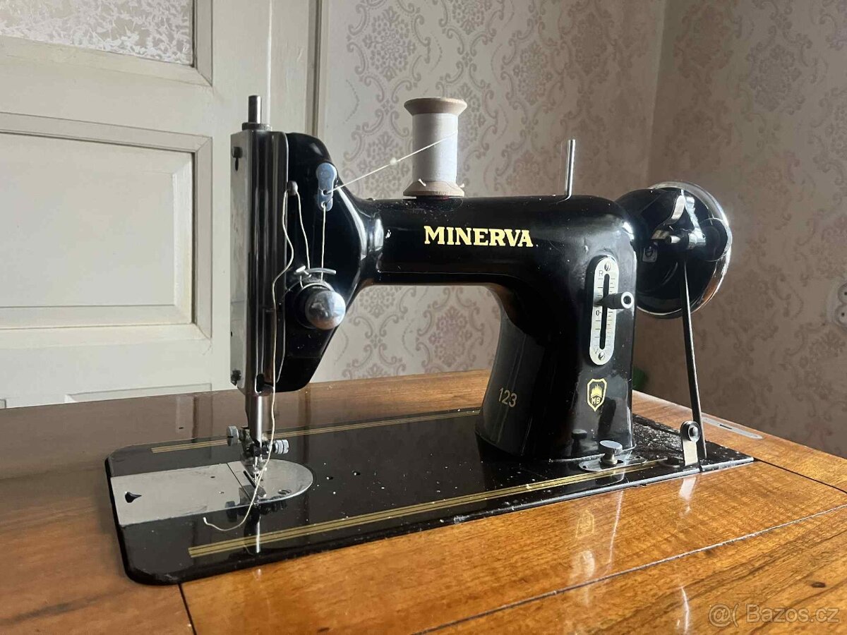 Šicí stroj Minerva