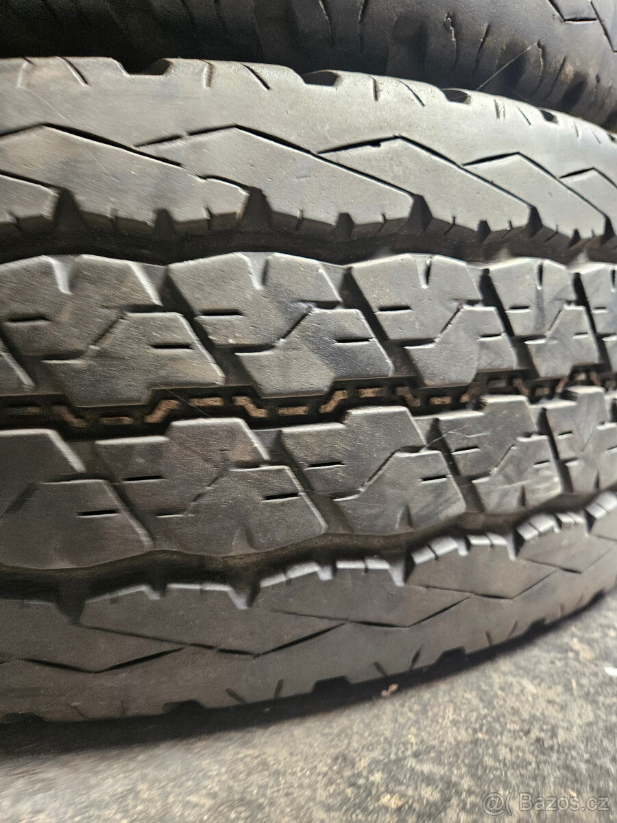 215/70R15C 109/107S Bridgestone Duravis R630