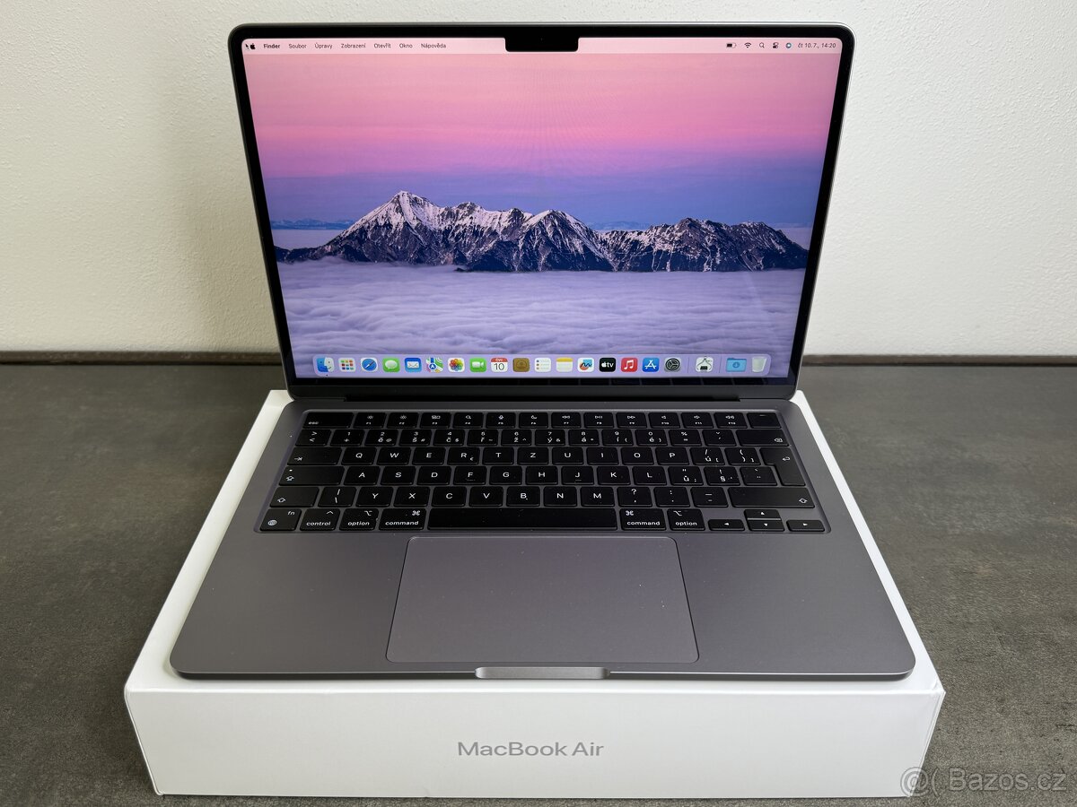 MacBook Air 13'' 2022 / M2 / 8GB / 256GB SSD / Space Gray