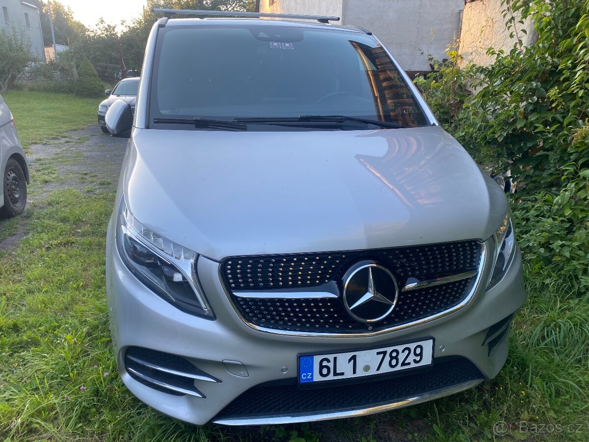 Mercedes V220