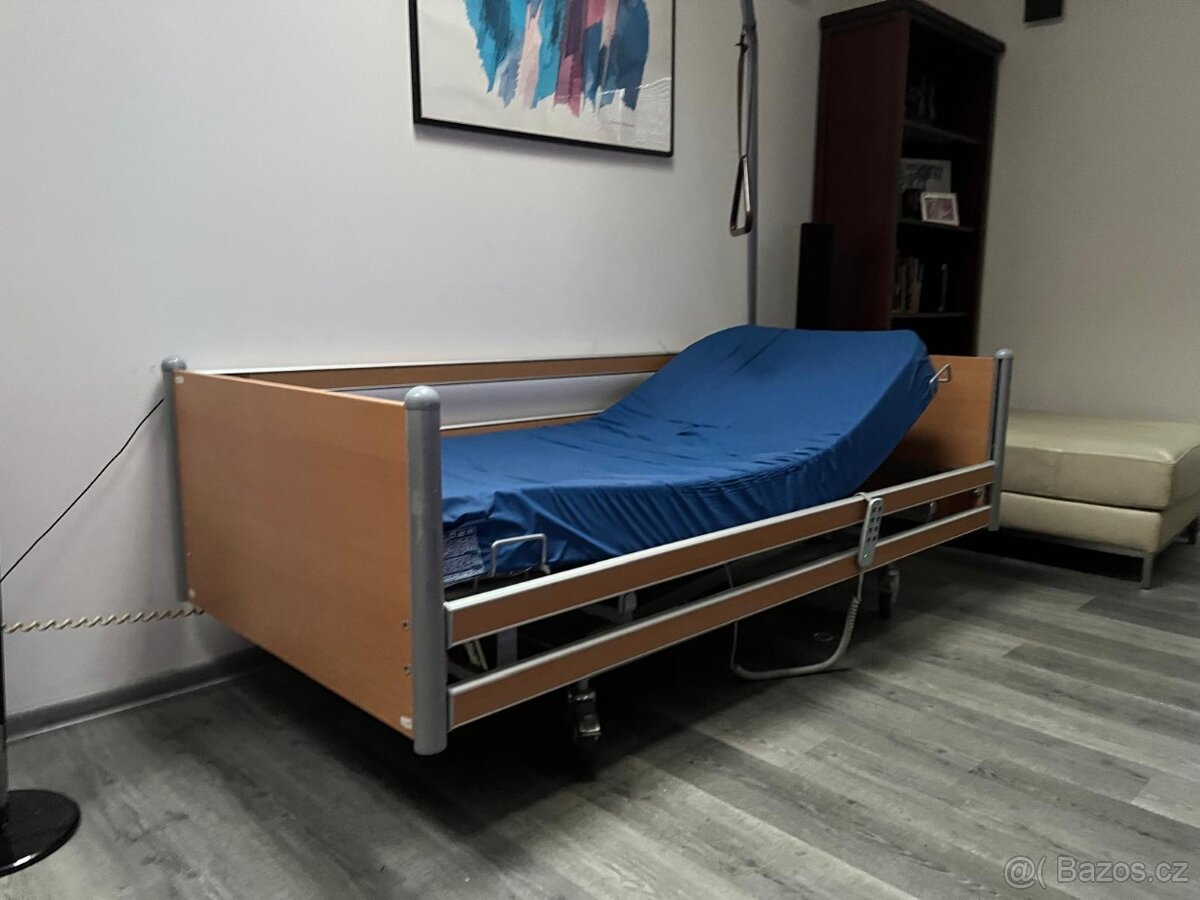 Elektrická polohovací postel LINET