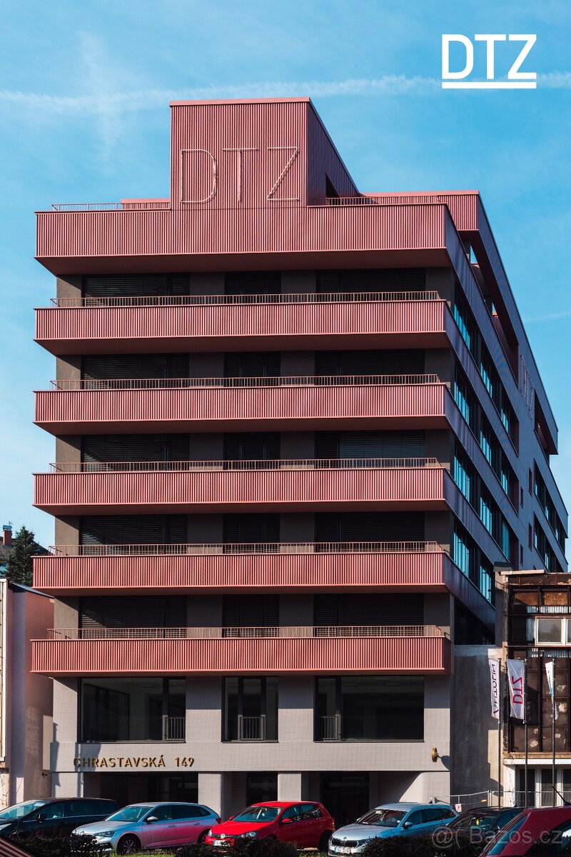 Pronájem kanceláří v moderní budově s parkováním, Liberec II