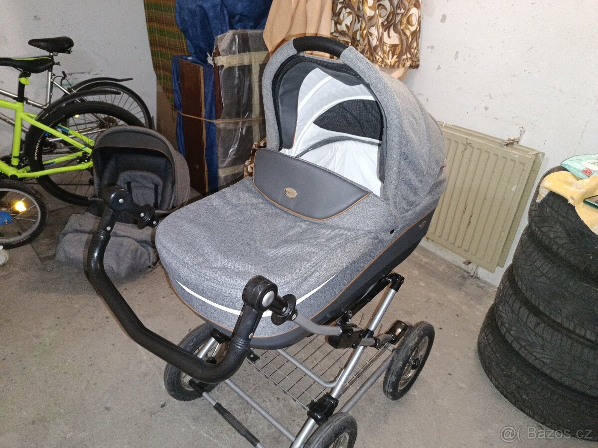 Kočárek Roan Emma + vajičko Joie