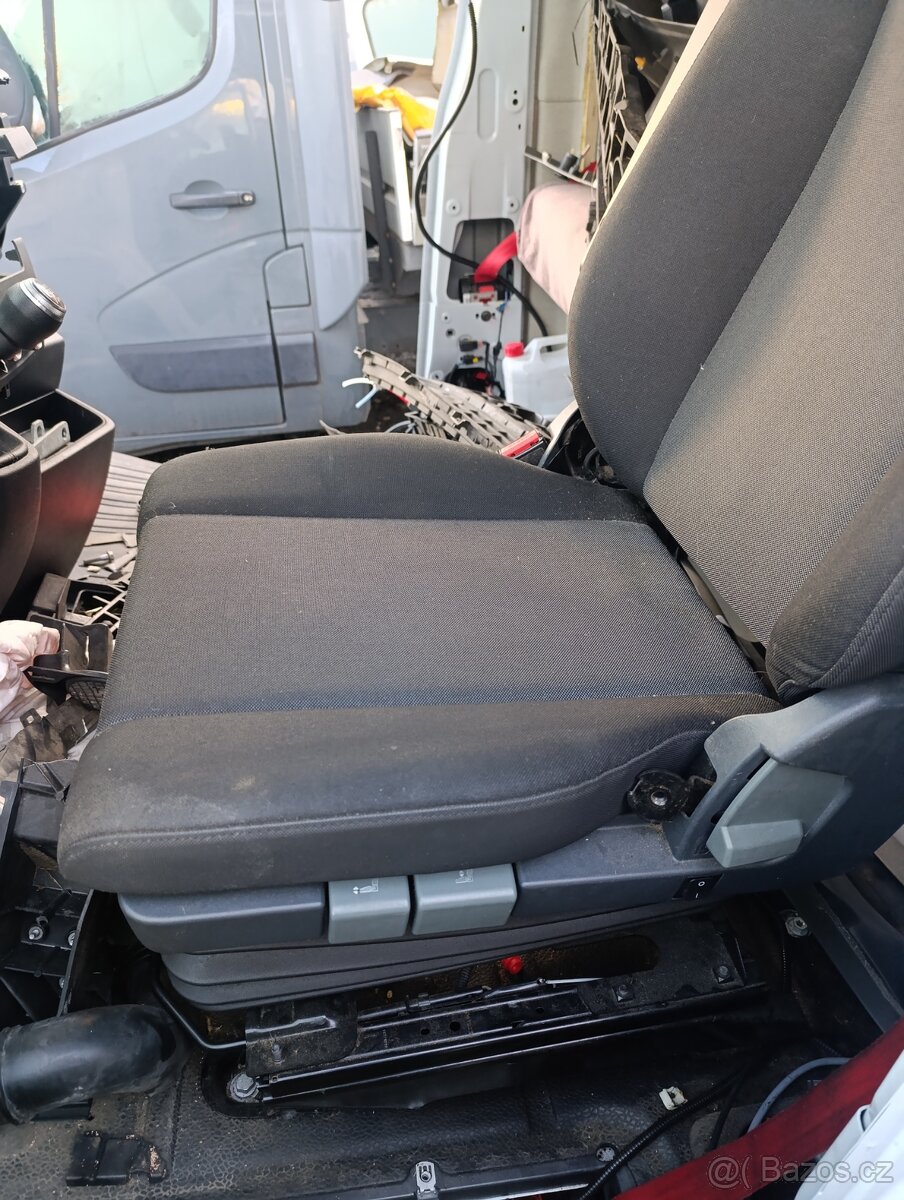 SEDADLO ŘIDIČE RENAULT MASTER