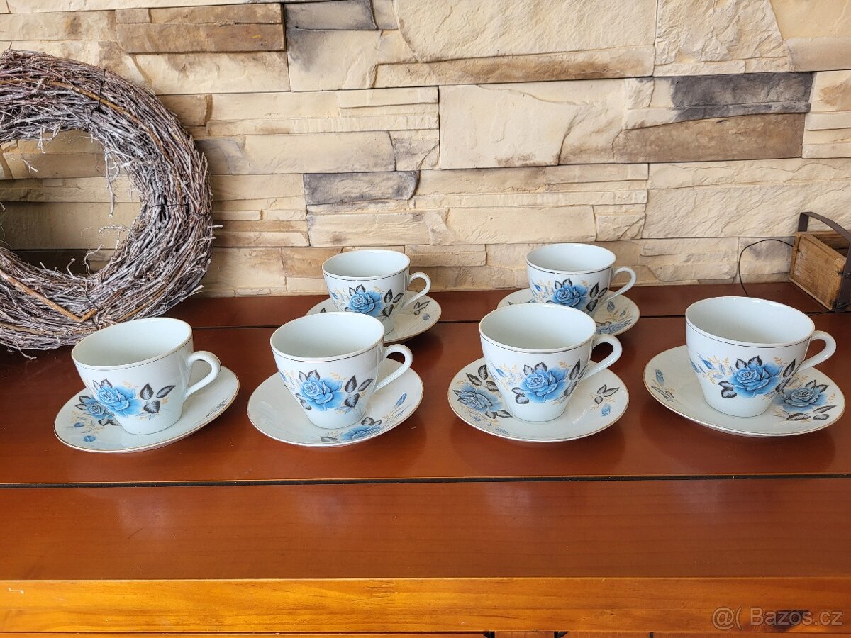 SOUPRAVA KÁVOVÁ S MODROU RŮŽIČKOU- KRÁSNÁ