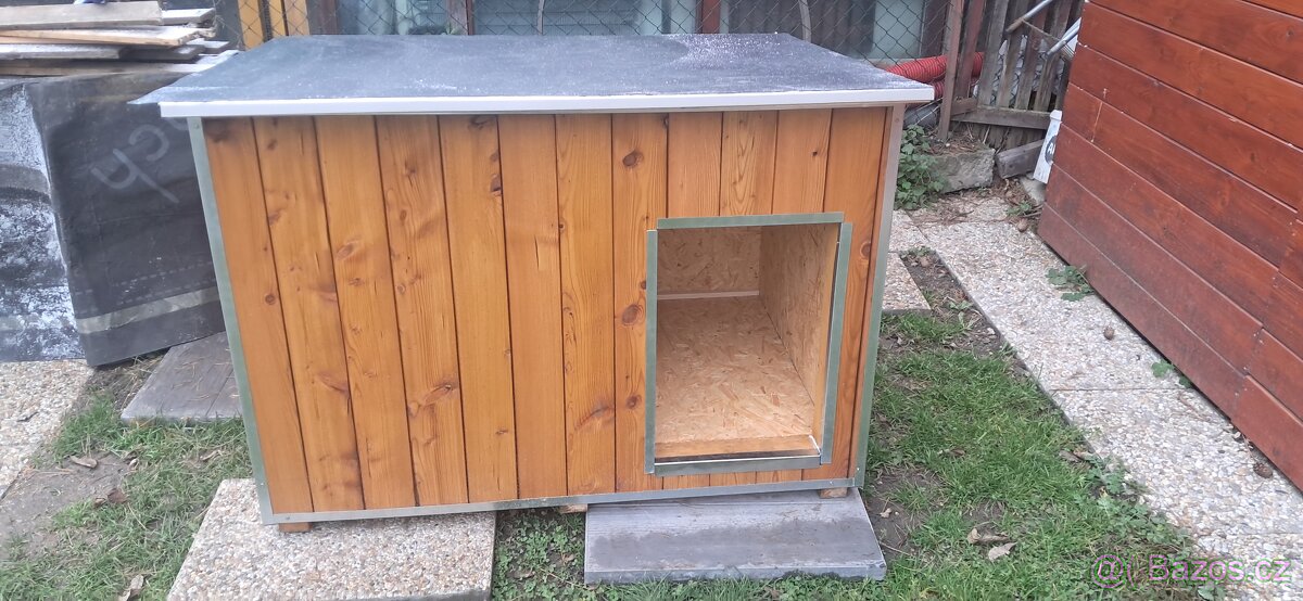 Zateplená psi bouda