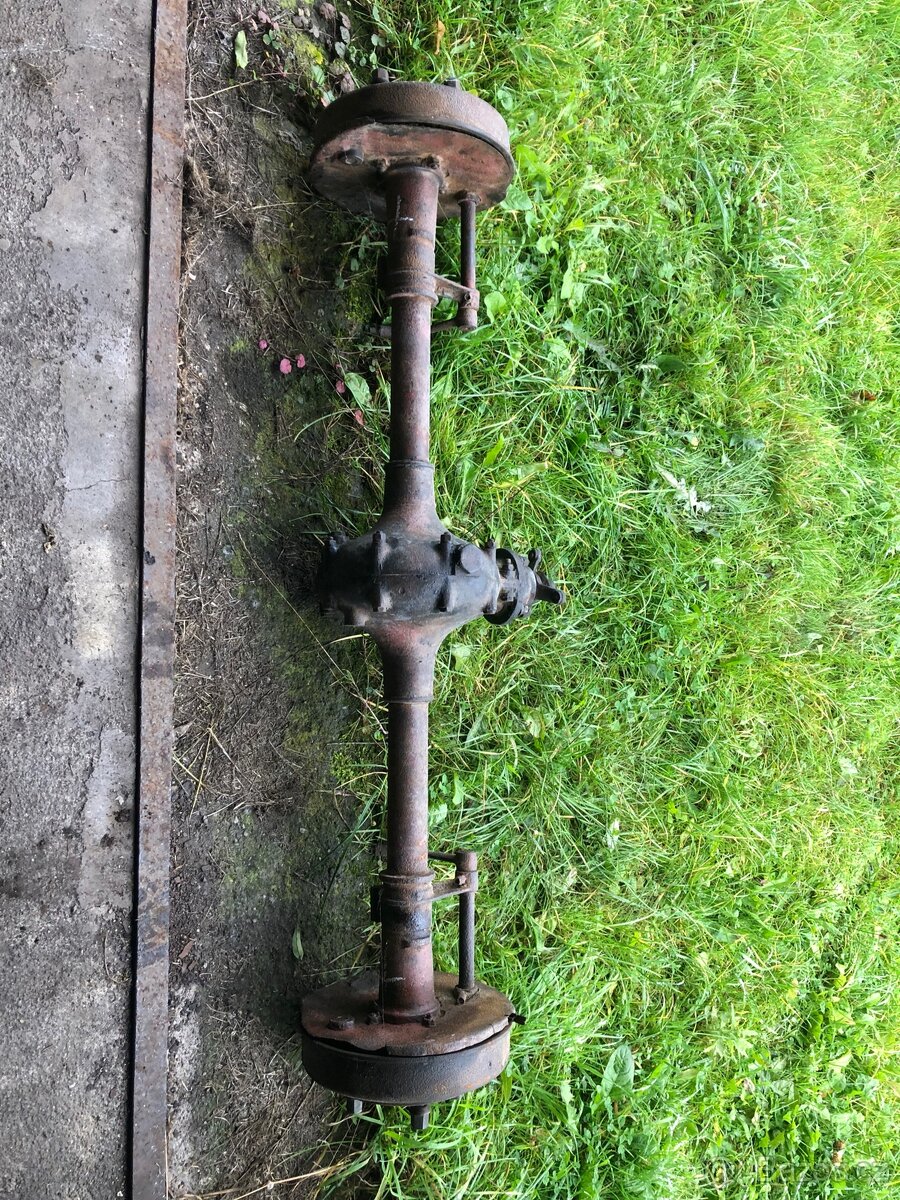 Praga Piccolo zadní náprava