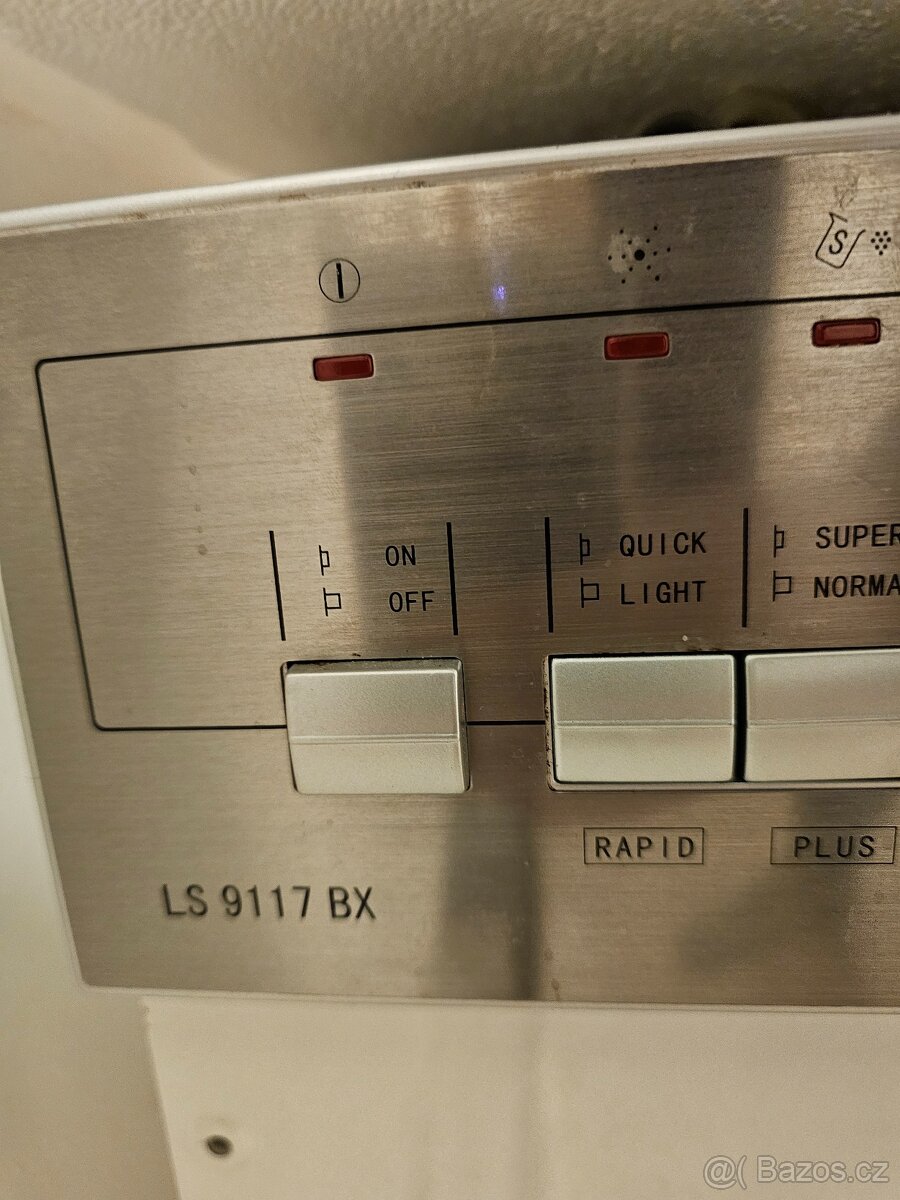 Myčka vestavná 45 cm ARDO