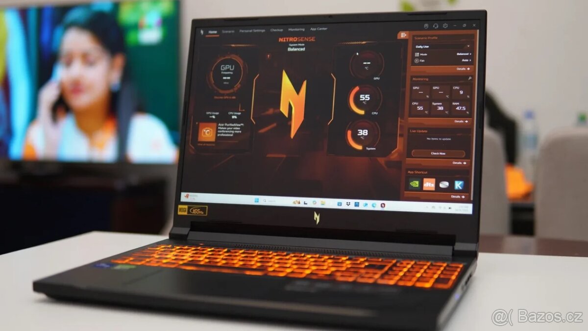 Acer Nitro V16 – Ryzen 7 8845HS, RTX 4060, 1 TB SSD