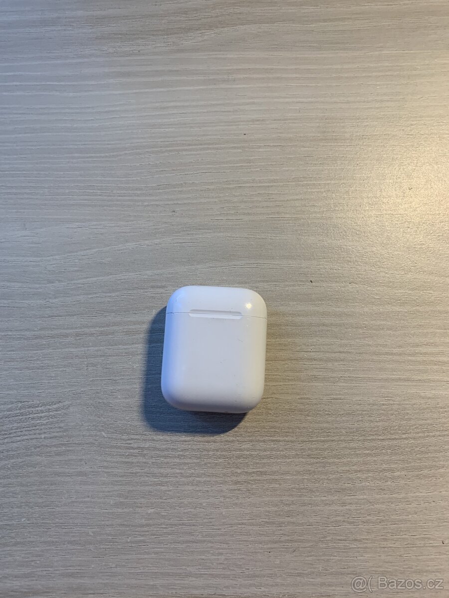 Apple AirPods 2019
