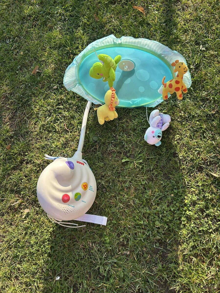 Kolotoč nad postýlku, Medela odsávačka