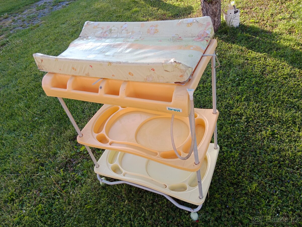 Přebalovací pult s vaničkou daruji