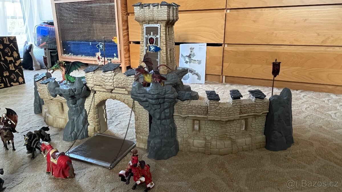 Schleich Velký rytířský hrad s příslušenstvím