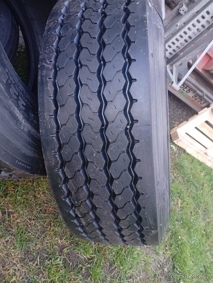 Prodám pneu 3856522,5