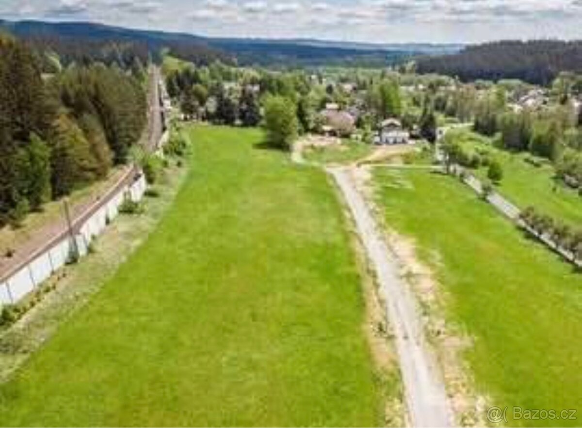 Prodám 3 stavební parcely na výstavbu RD (3346m2)