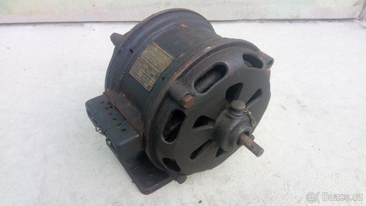 Velmi starý elektromotor - do sbírky.