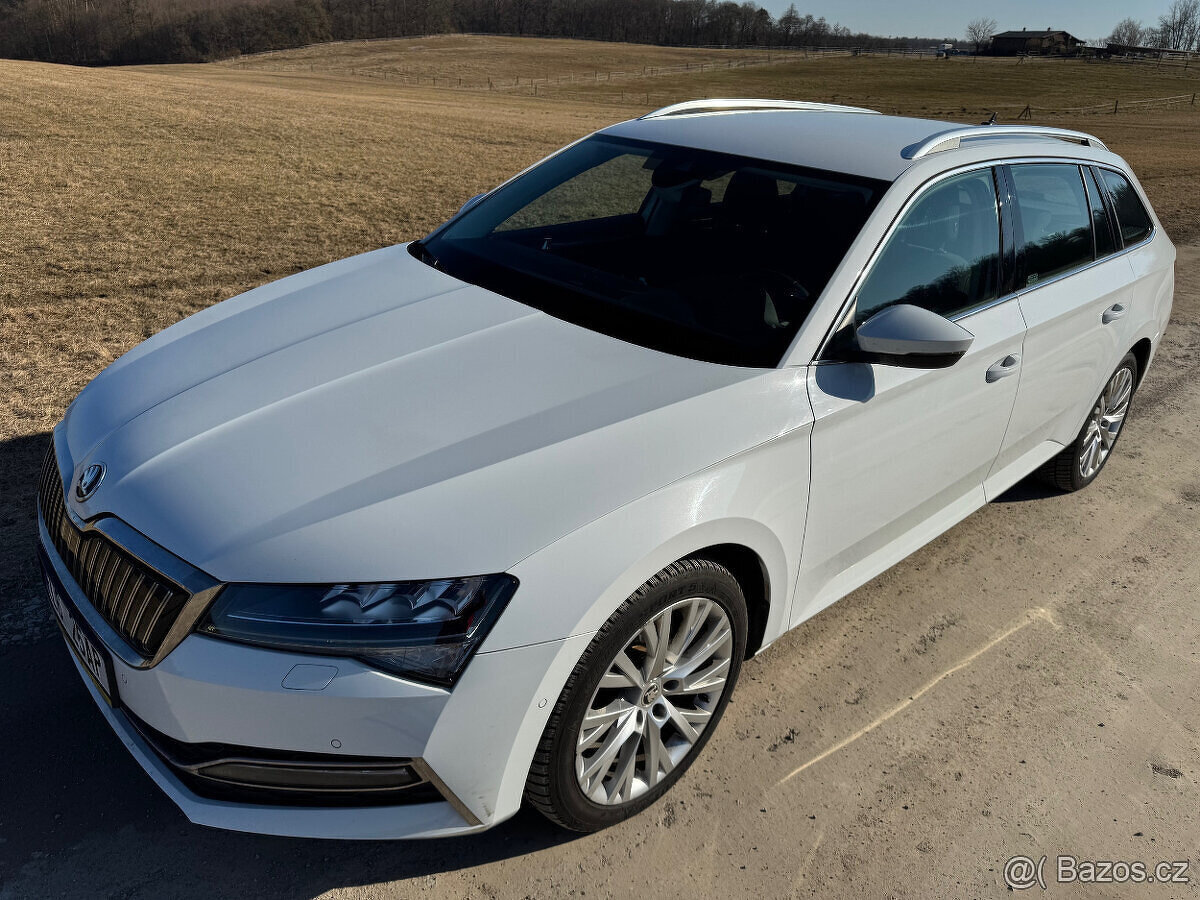SUPERB iV 1.4TSI 115kW HYBRID STYLE+ ACC NAVI LED ČR DPH