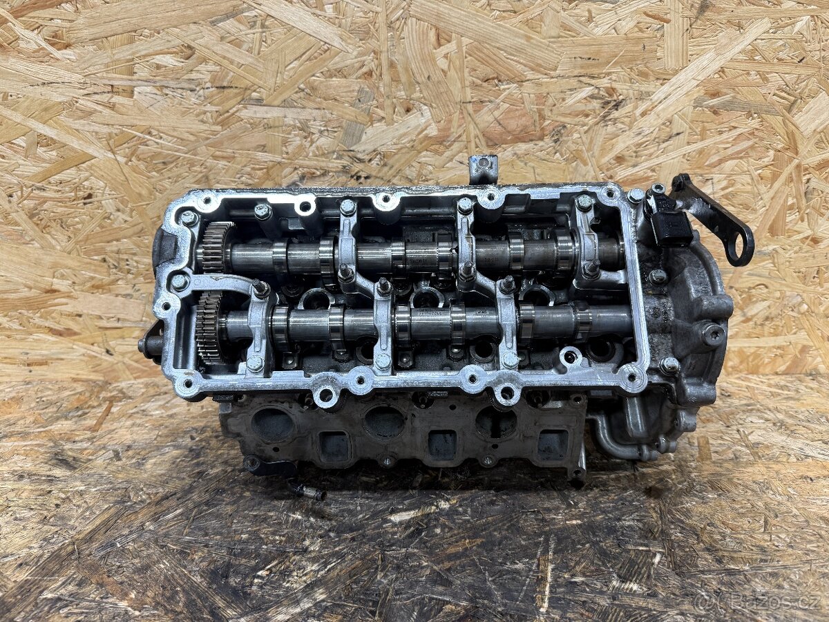 KOMPLETNÍ PRAVÁ HLAVA VÁLCŮ 3.0 TDI 0594AF