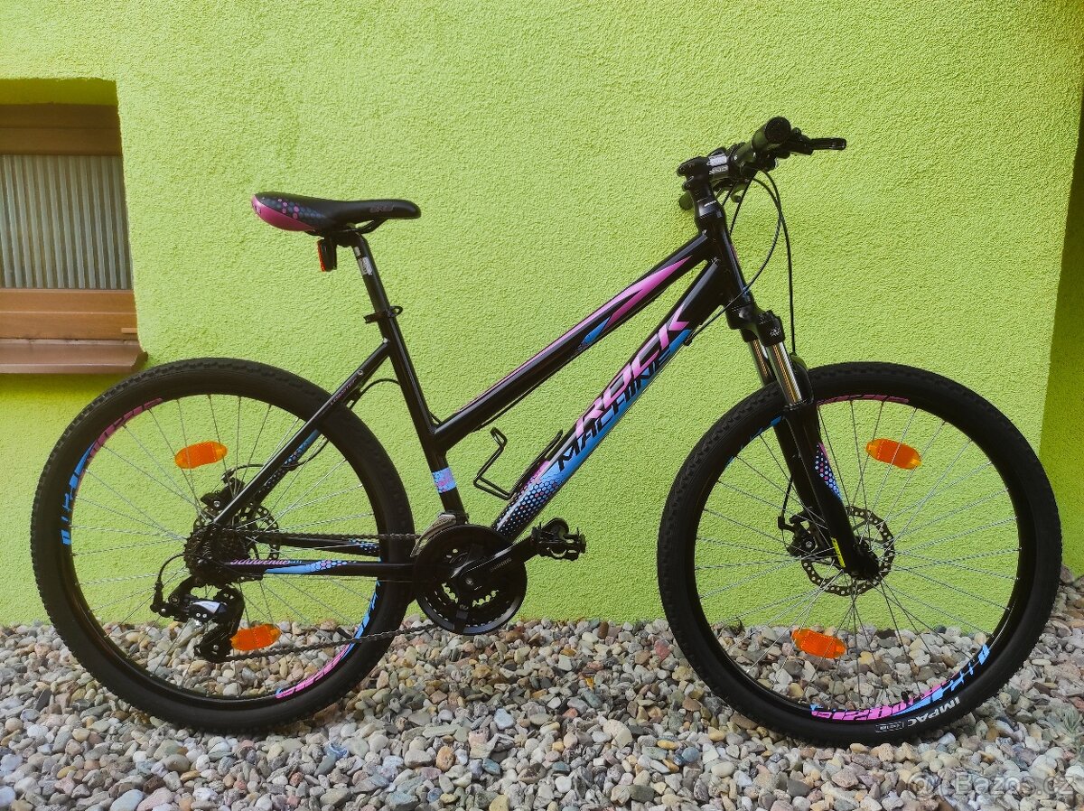 Značkové kolo Rock Machine 26"/18" (černá/fialová)