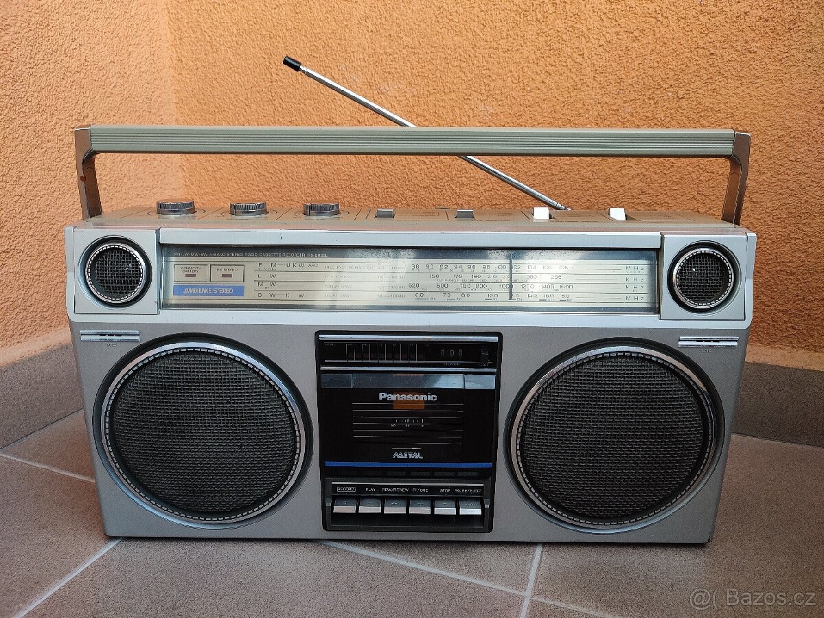 BOOMBOX PANASONIC RX-5025L.