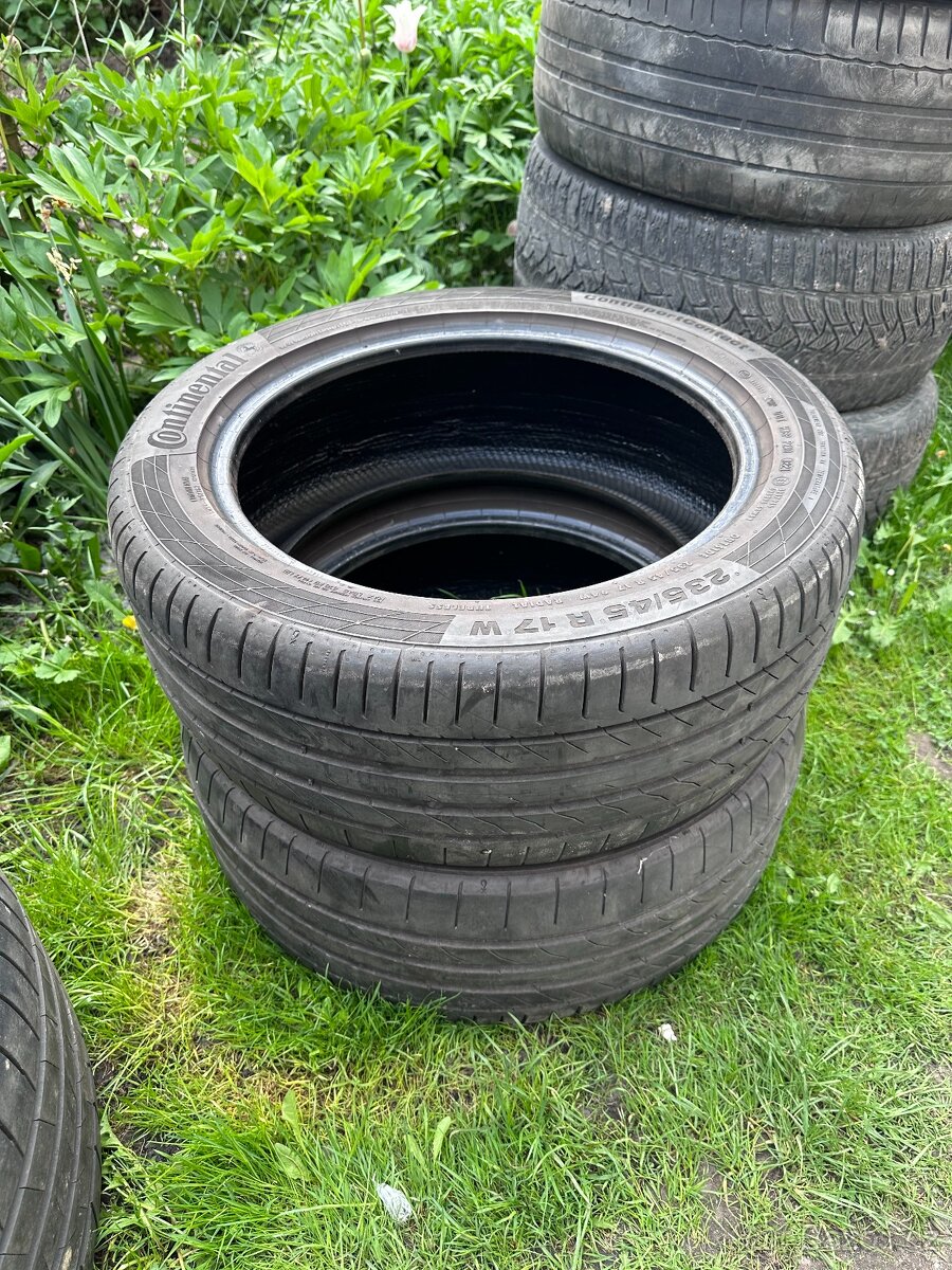 2ks letních pneu 235/45 R17 - Continental