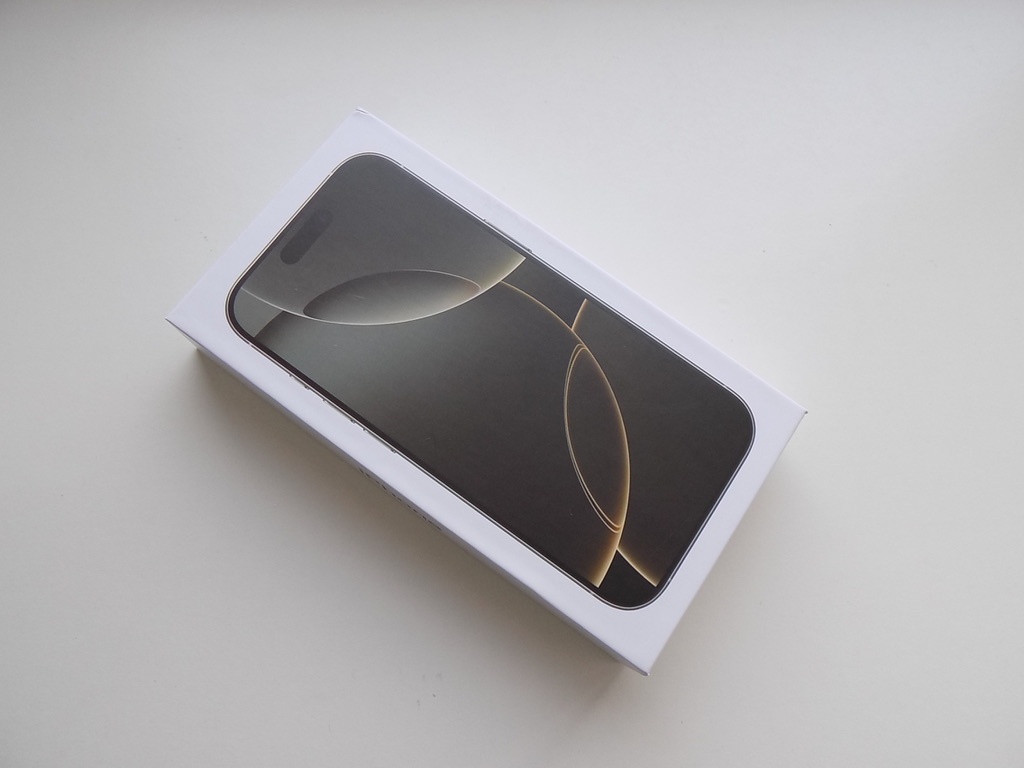 APPLE iPhone 16 Pro 256GB Přírodní Titan - ZÁRUKA - NEPOUŽIT