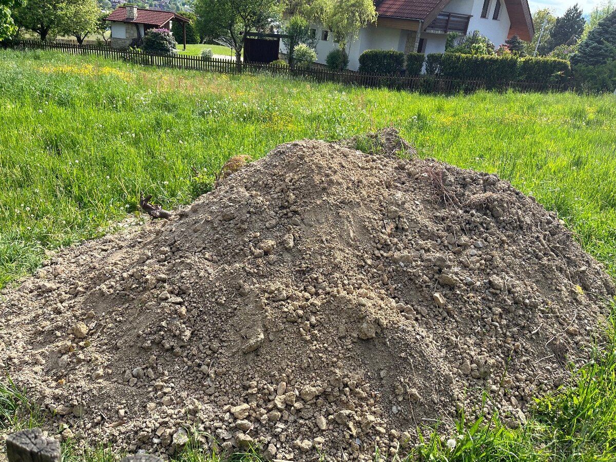 Hlína za odvoz
