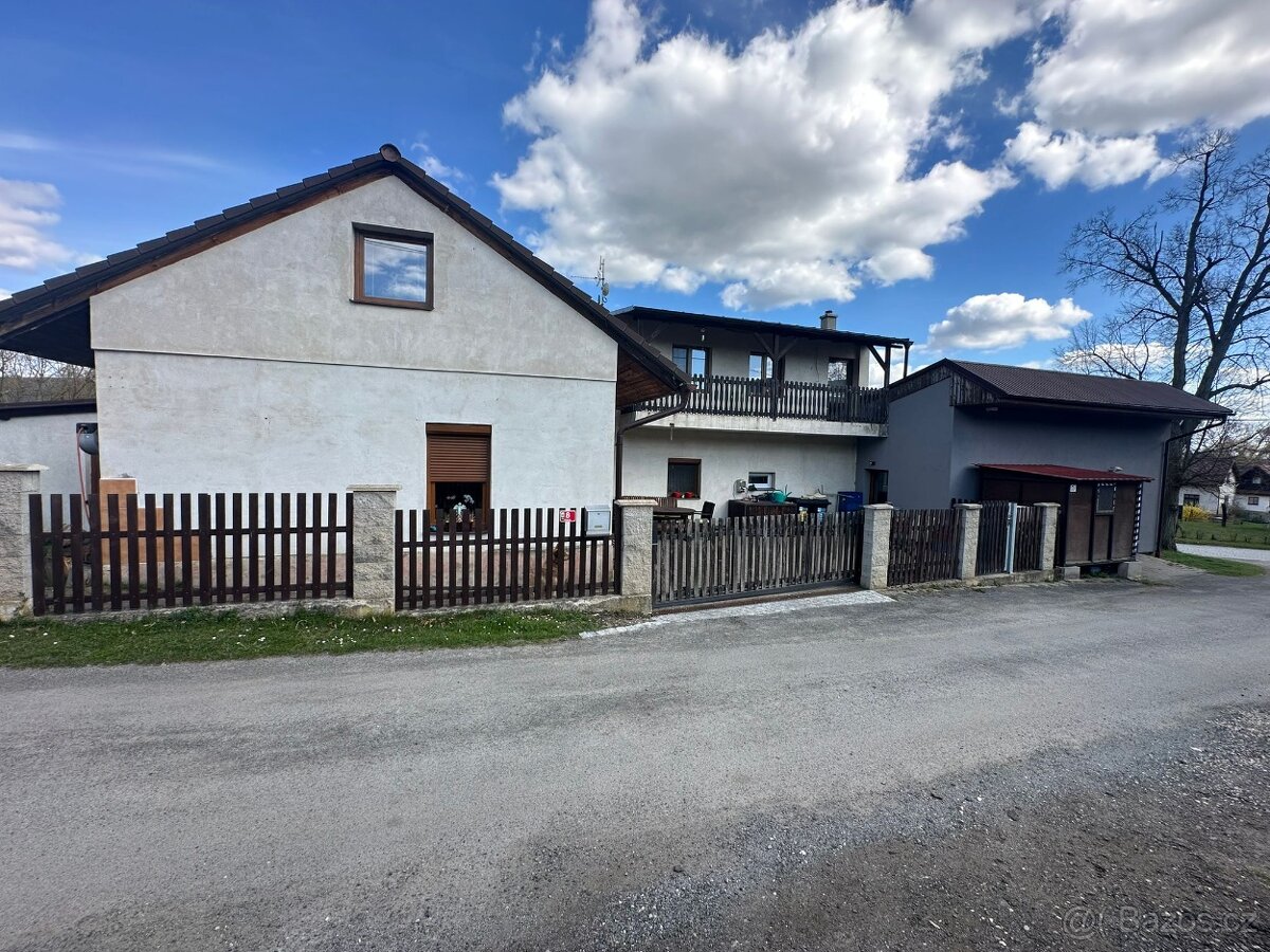 Prodej rodinného domu 350 m², pozemek 823 m² Mnichovo Hradiš