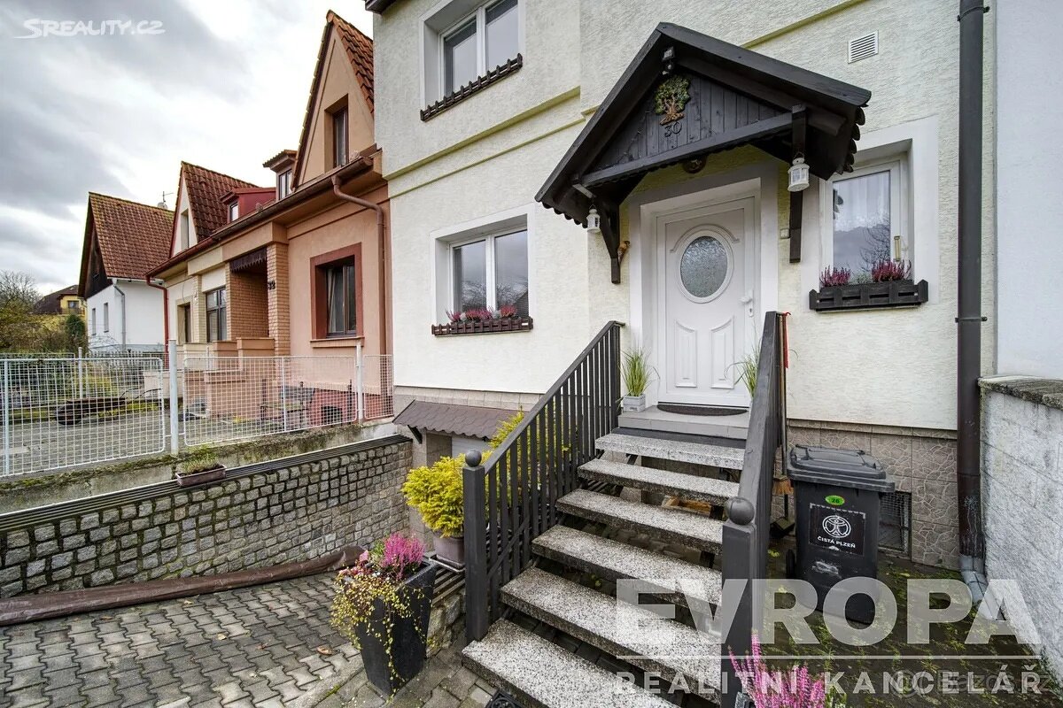 Prodej rodinného domu 198 m², pozemek 278 m²