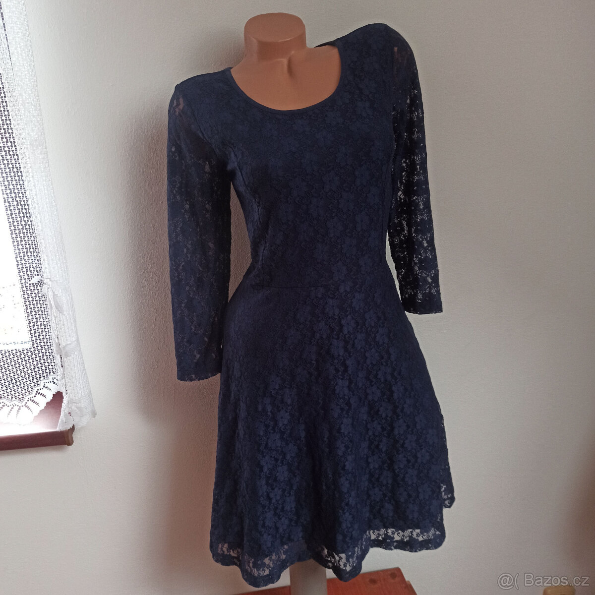 NOVÉ dámské krajkové šaty eur 38 - 40