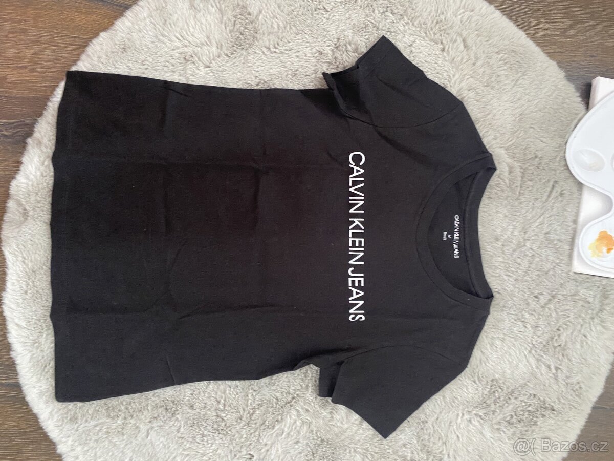 tricko calvin klein M