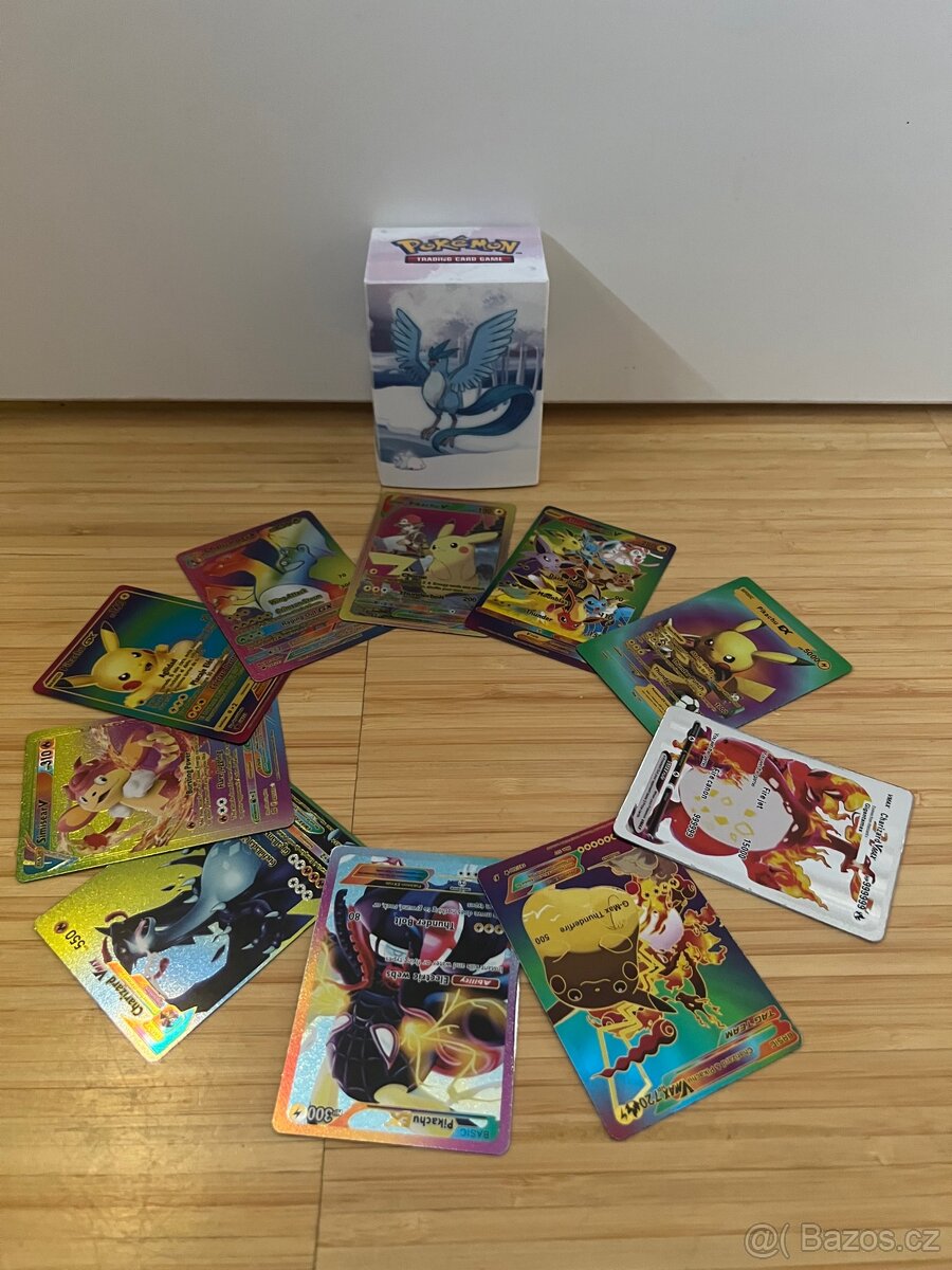 Pokemon original krabicka a 10 karet.