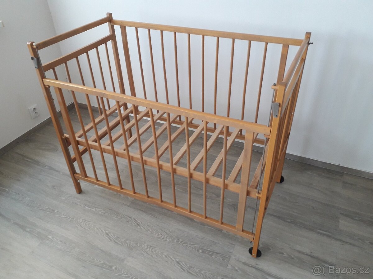 dětská postýlka