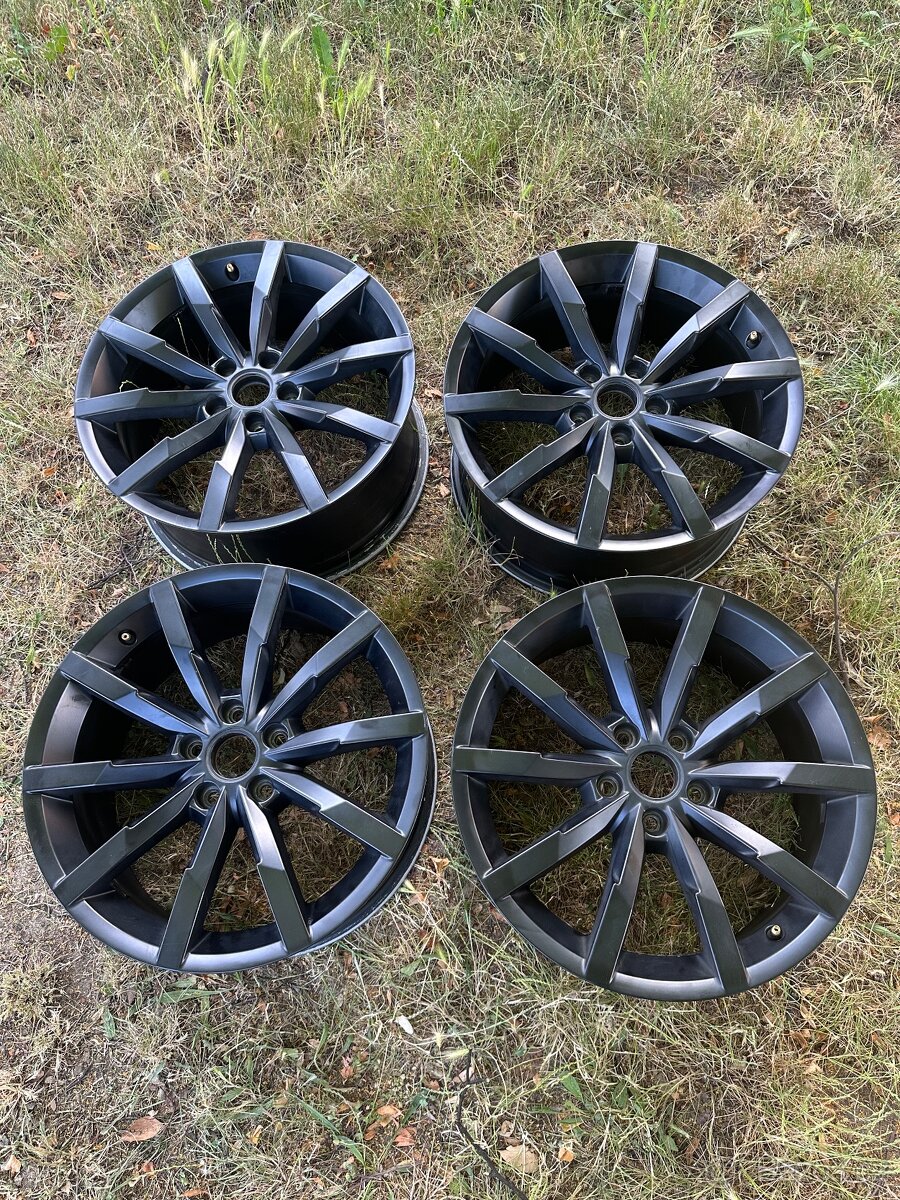 Originální alu disky MONTEREY R18 5x112