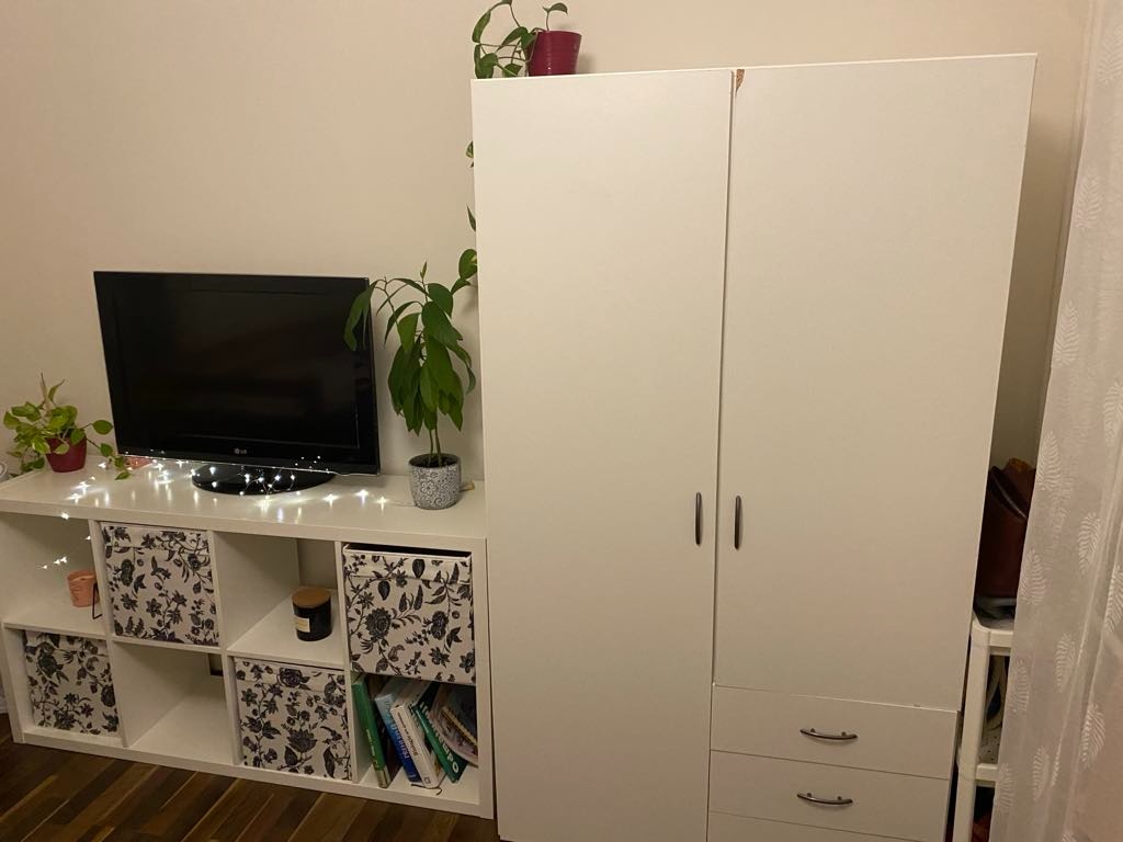Prodám skříň Sconto Harry a policový díl IKEA Kallax
