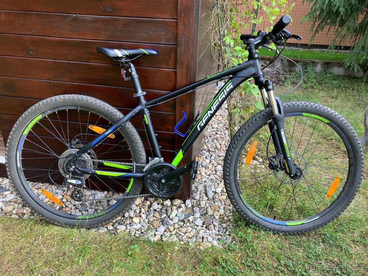 Genesis Solution 17" 27.5