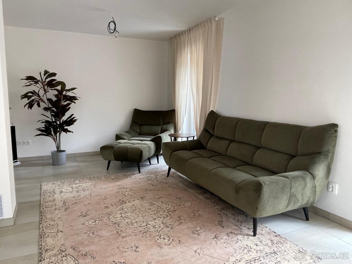 Sedací sestava - 3místná + křeslo+ taburet