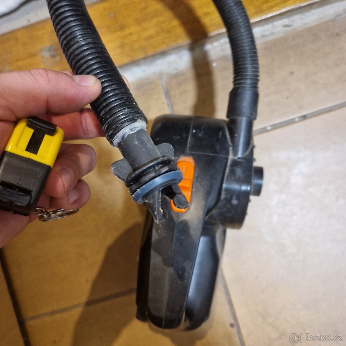 Nafukovaci elektricka pumpa na člun