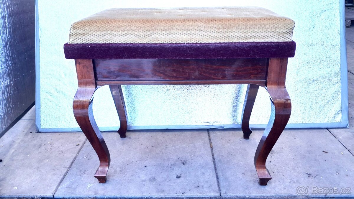 Nabízím Klavírní stoličku