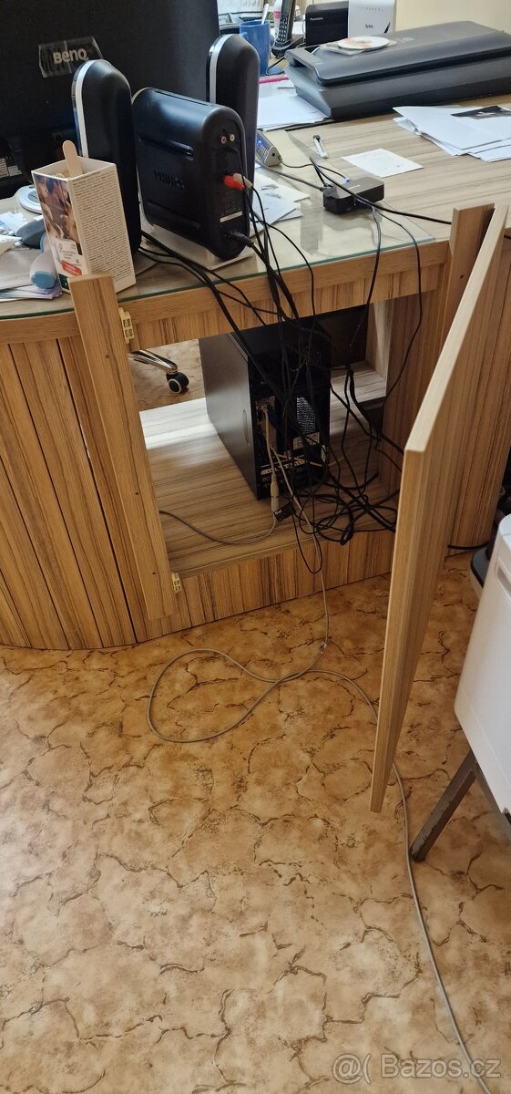 PC stůl,pravé dřevo