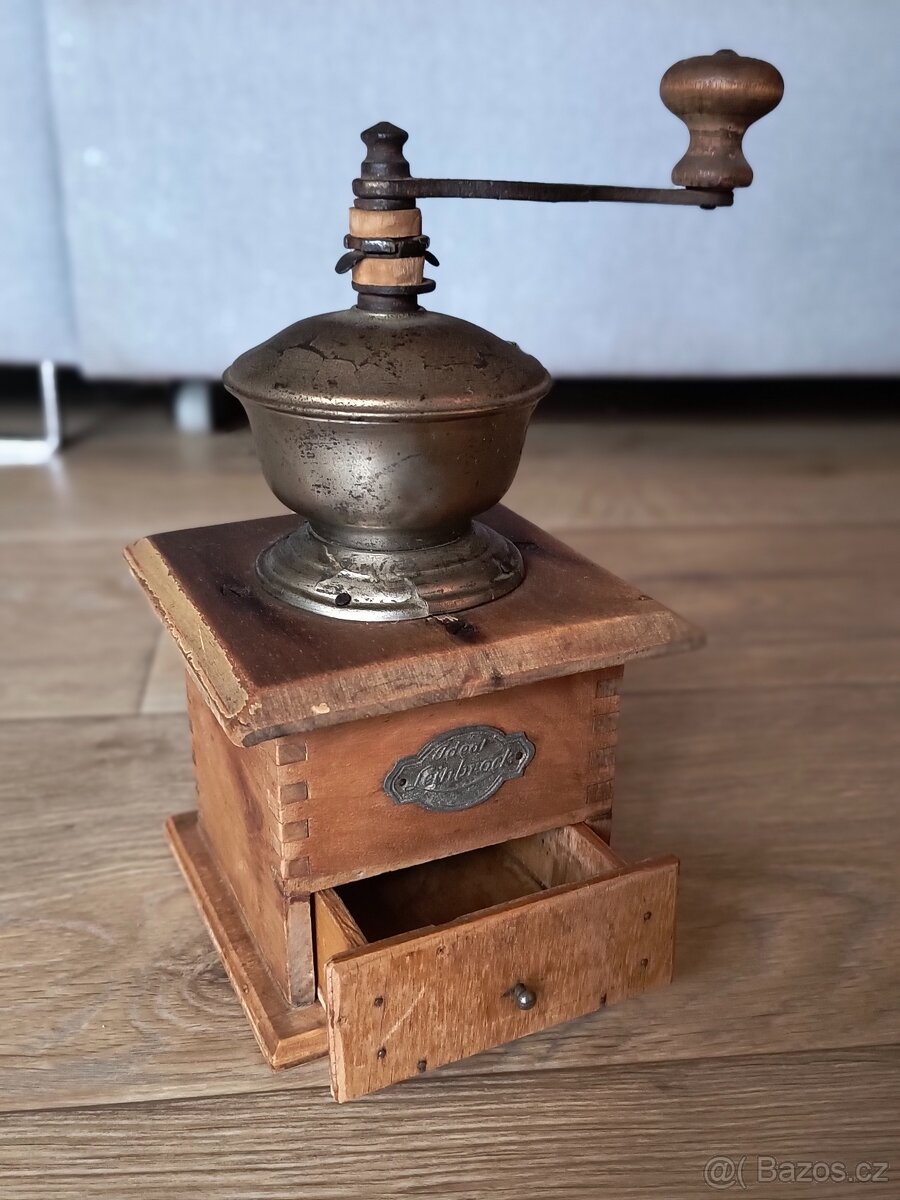 Mlýnek na kávu Leinbrock Ideal