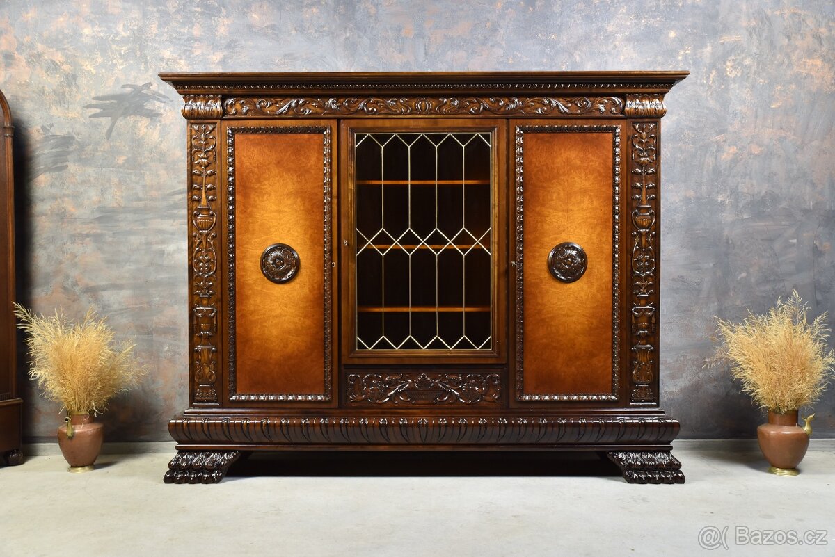 Klasická knihovna z masivního dubového dřeva VITRINA