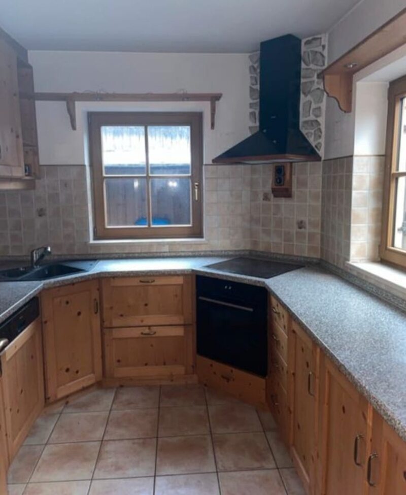 Borovicová kuchyňská linka se spotřebiči,5768