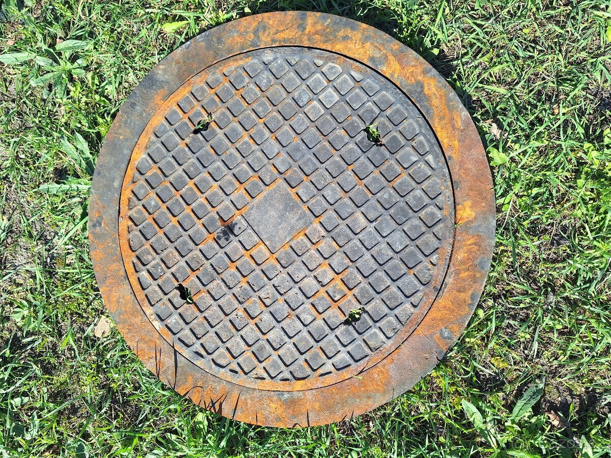 Litinový kryt jímky