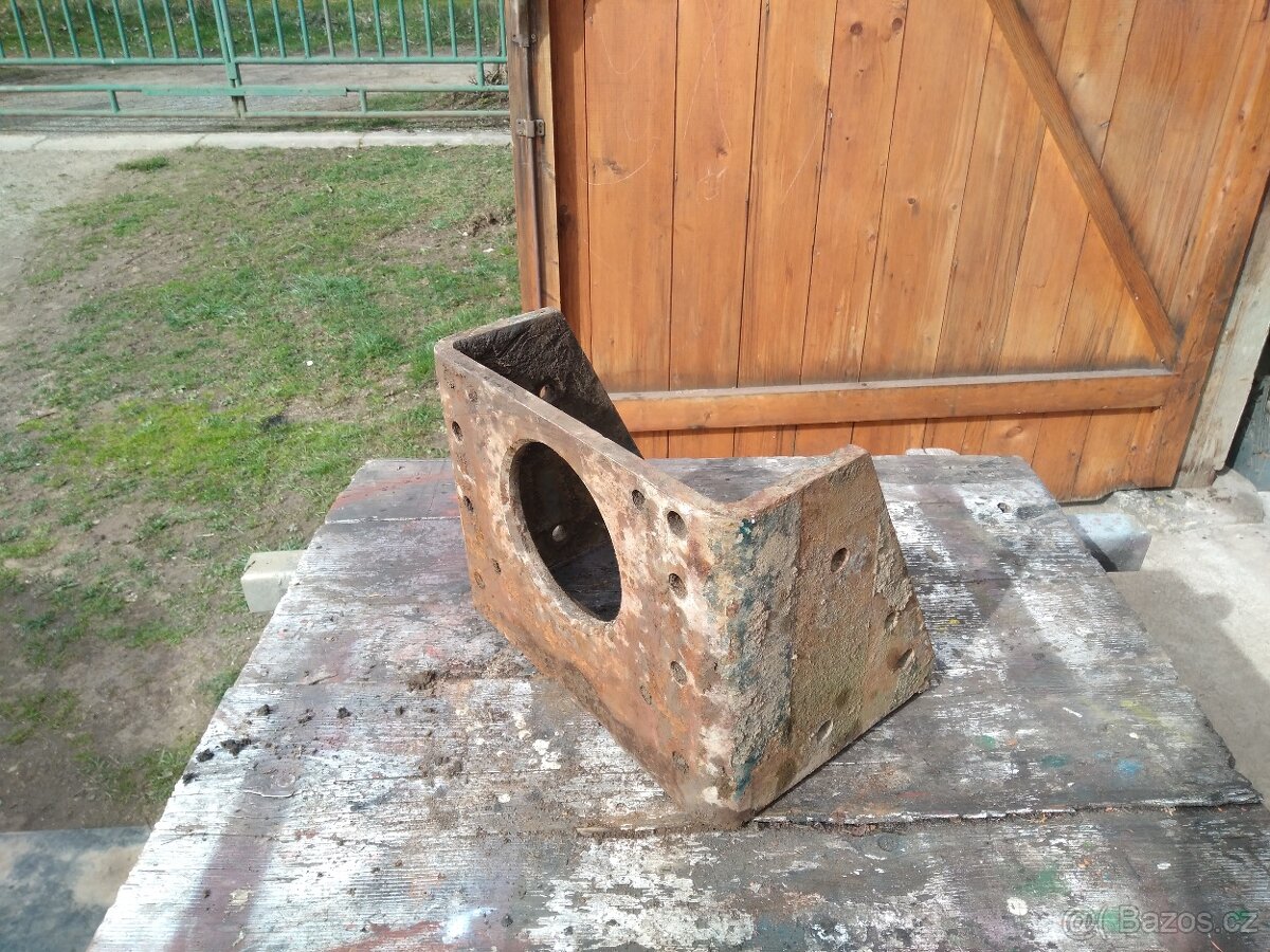 Držák závěsu Zetor crystal 8011