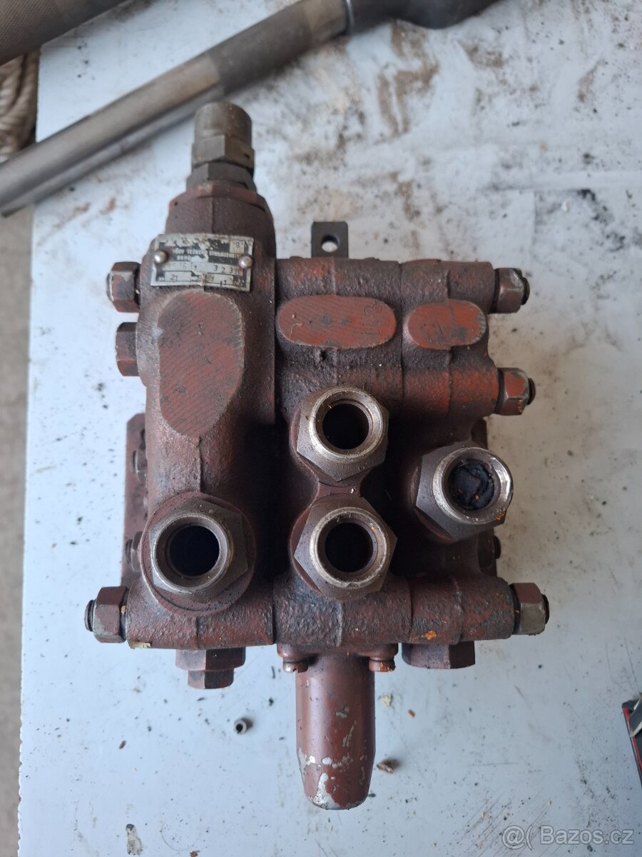 Hydraulický rozvaděč RS16 T