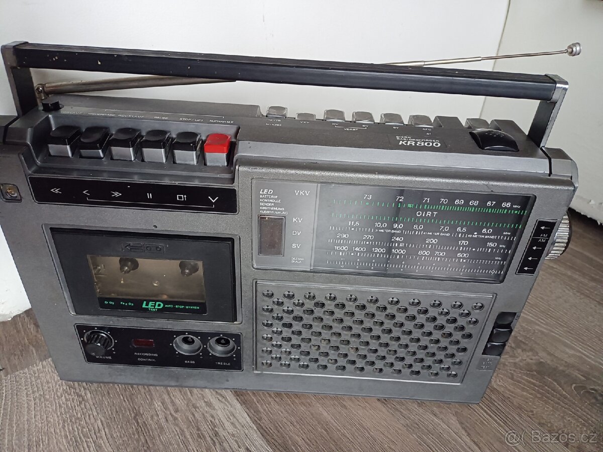 Štern KR 800 radiomagnetofon retro kazeťák