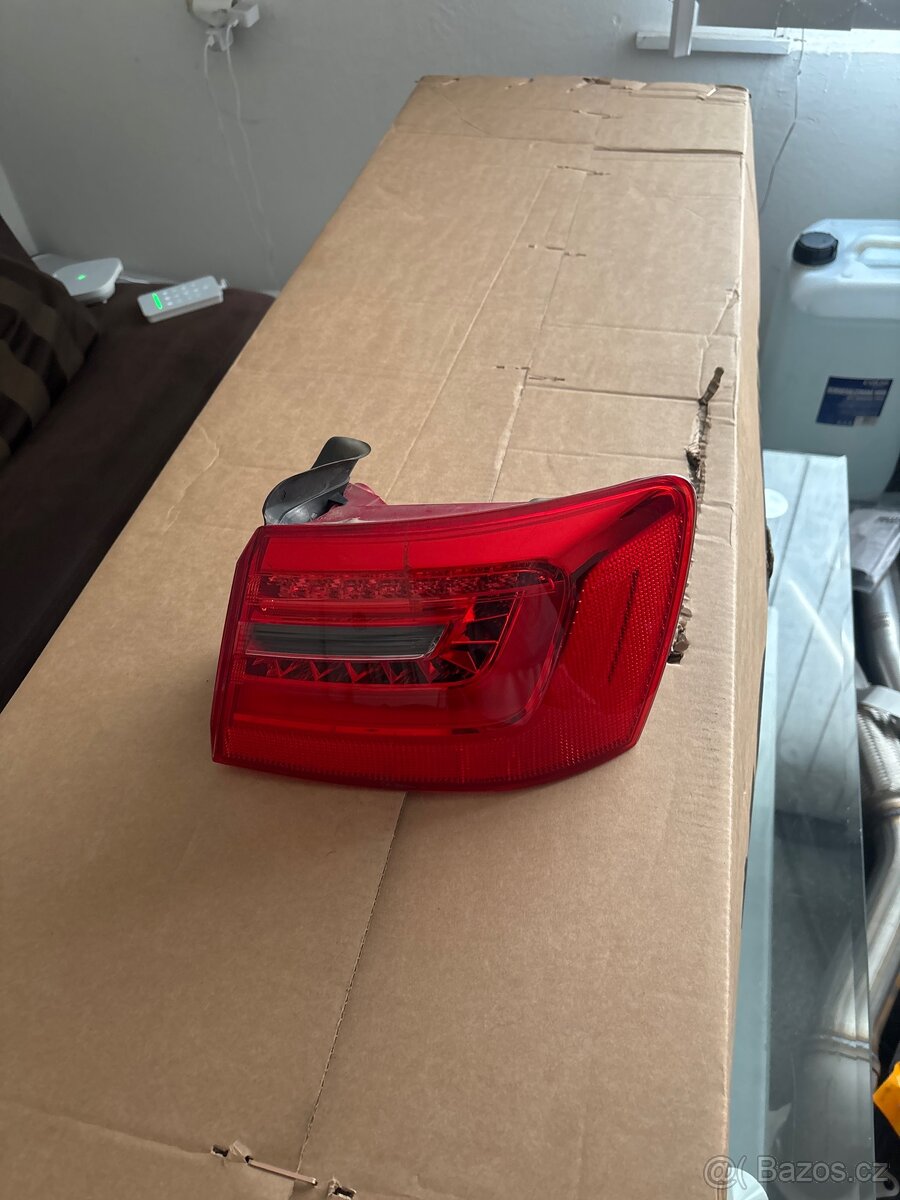 4G9945096B Pravé zadní LED světlo AUDI