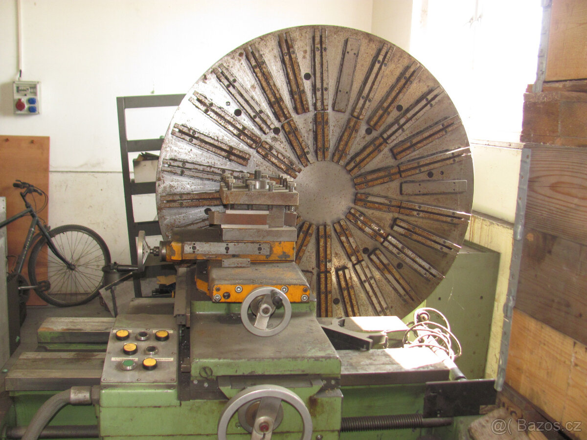 Licni soustruh DP-630