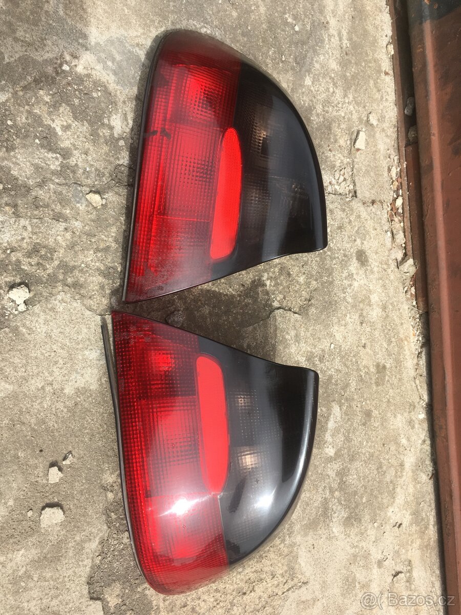 Zadní světla Opel Tigra